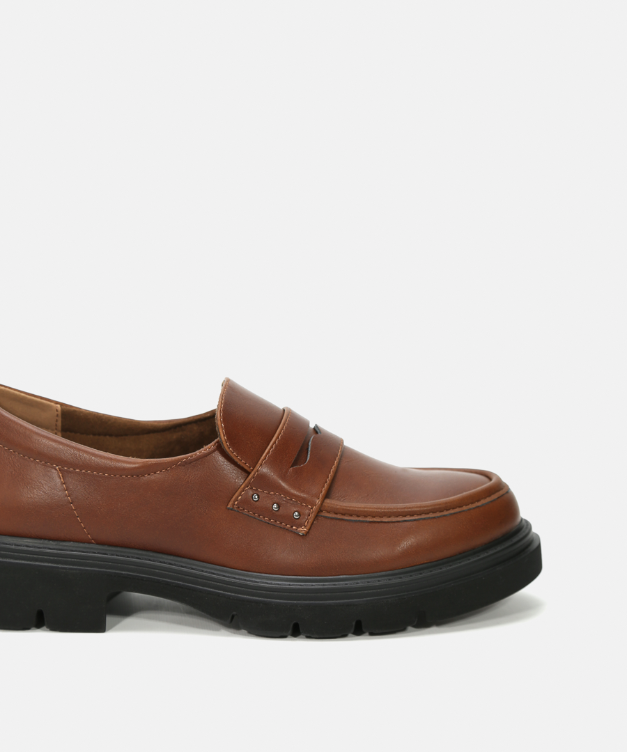 Mocasines detalle tachas image number null